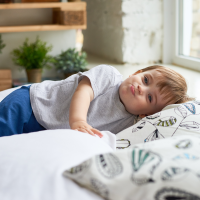 faire patienter bébé dans son lit le matin