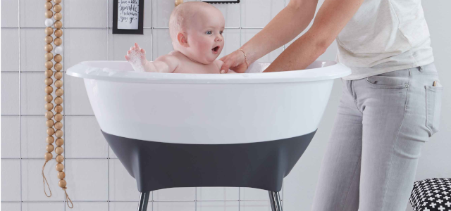 Choisir la baignoire de bébé - Berceau magique Le Mag