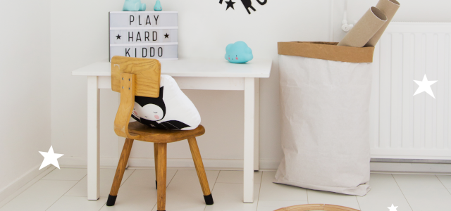 chaise, pouf, table et bureau pour bébé