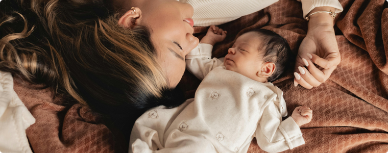 Environnement sain bébé hiver avec bébé dormant paisiblement dans une chambre chaleureuse